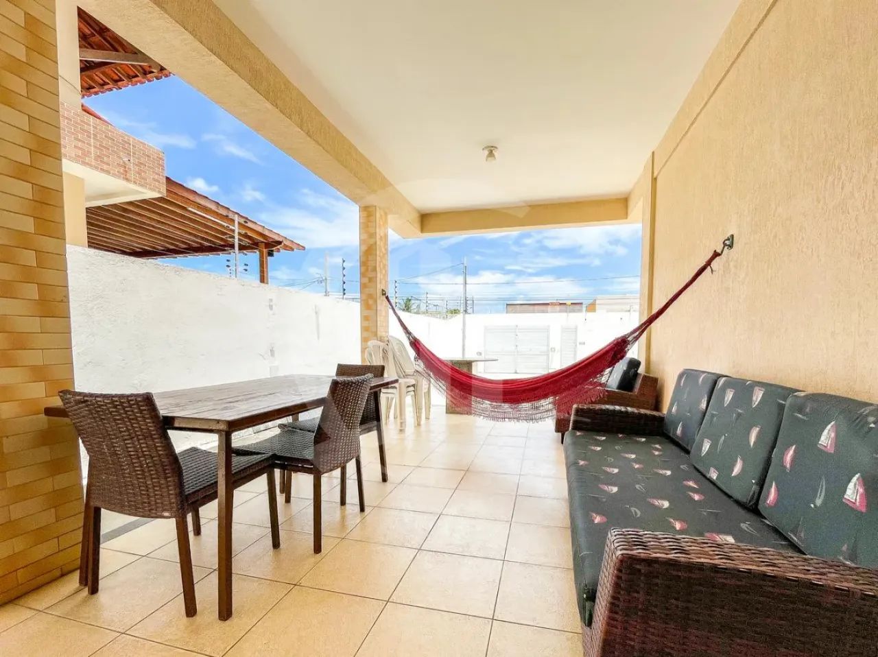 Imóvel Amplo e Versátil: Residencial e Comercial em Posição Leste! - Foto 4