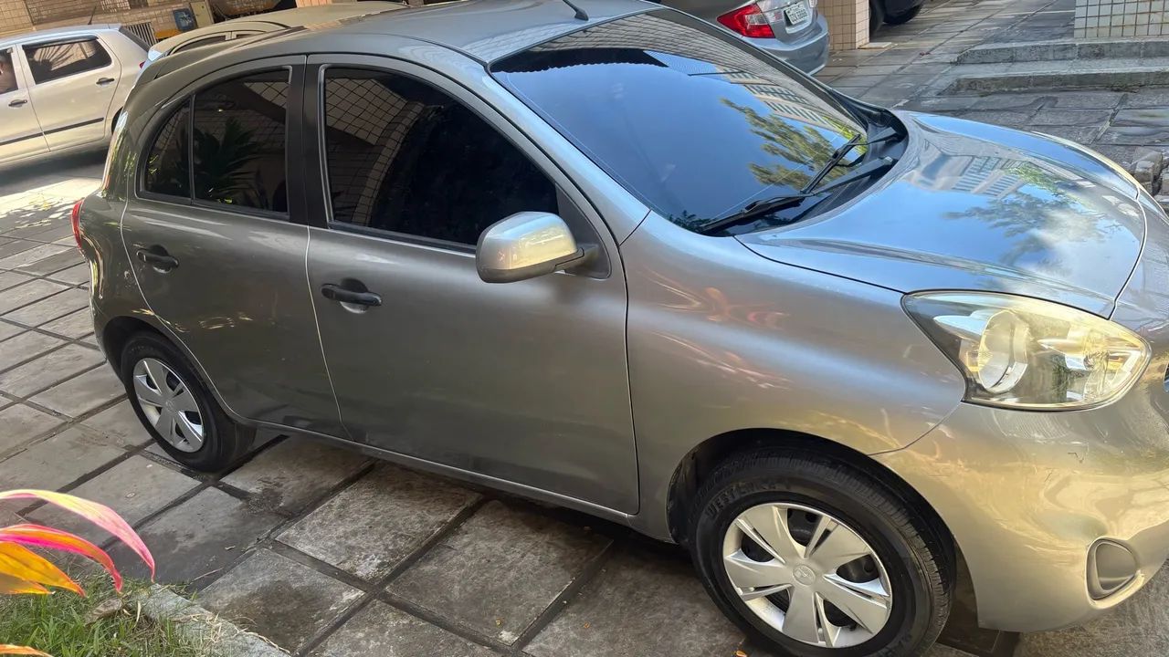 Nissan March 1.0 12V FLEX 5P 2015
