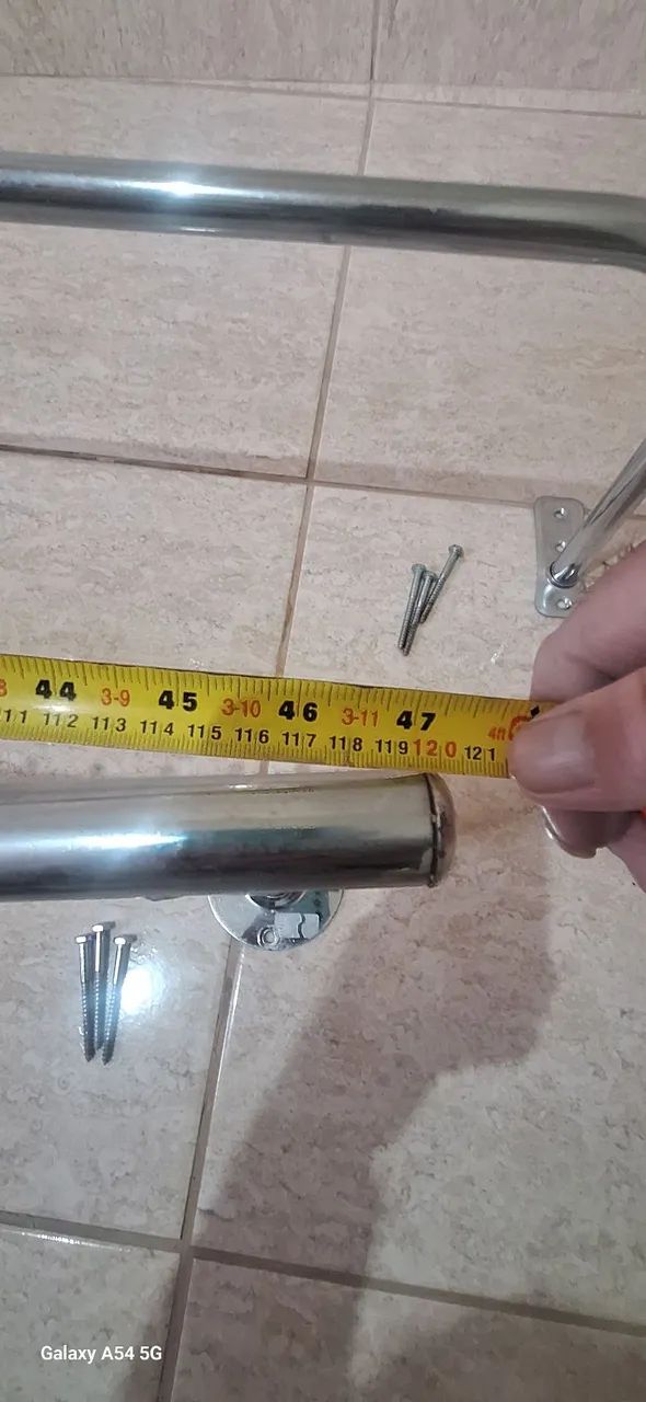 2 araras + trocador + manequim de brinde tudo por R$ 350,00 - Foto 3
