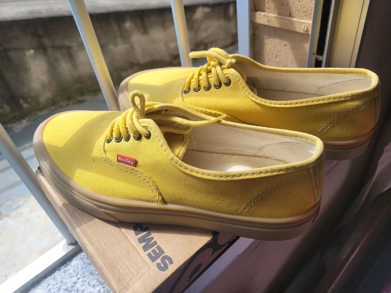 Tenis Redley amarelo Original 42 - Foto 3