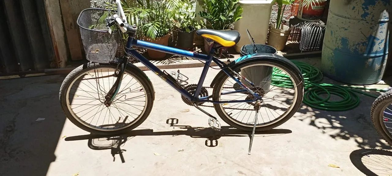 Bicicleta aro 26 semi nova  - Foto 4