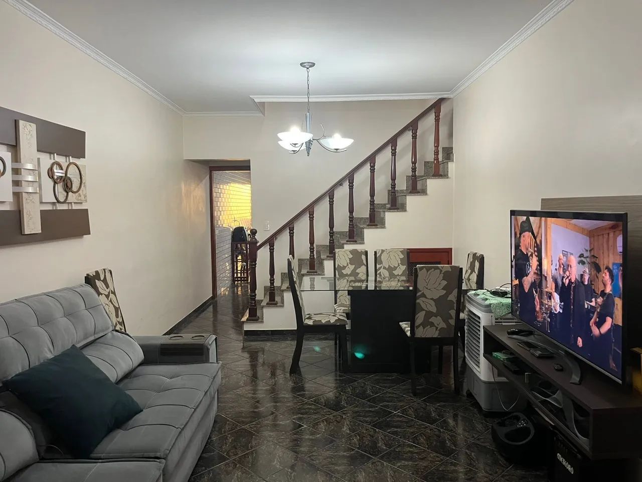 Sobrado 220m² 4 Dormitórios 2 Suites  2 vagas - Ferraz de Vasconcelos  - Foto 3