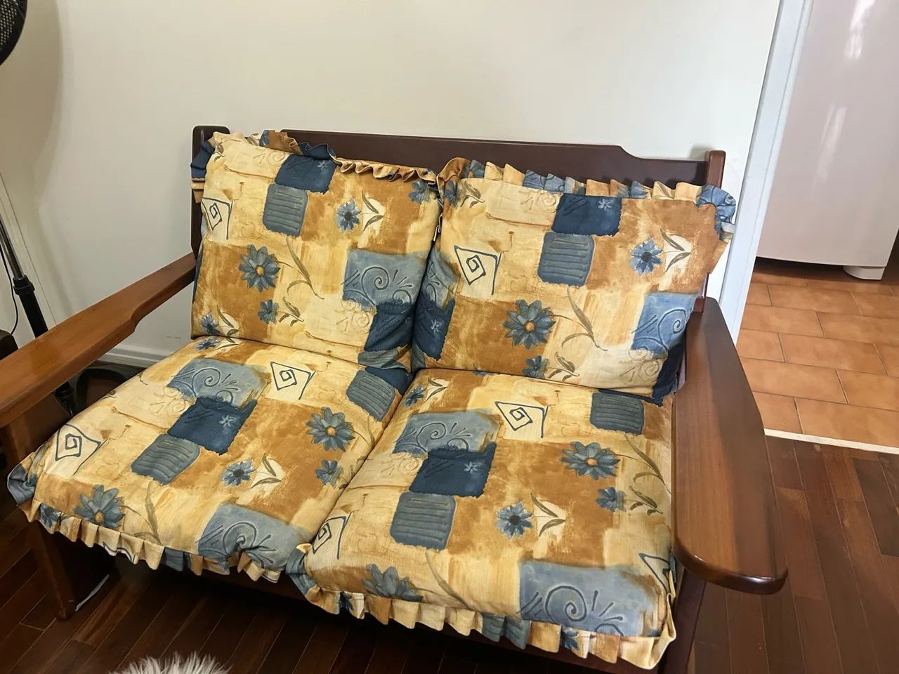 Conjunto 2 sofás colonial de 2 lugares 