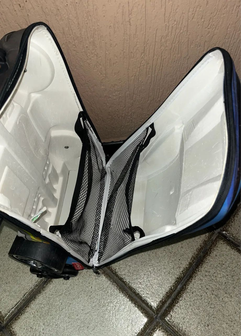 Mochila e Lancheira 3d Hotwheels  - Foto 5