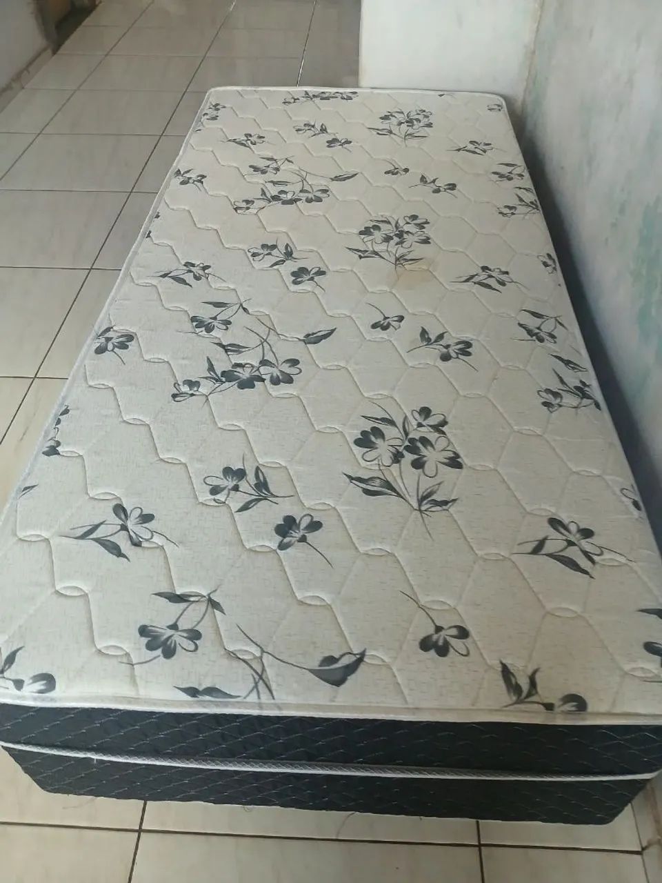 Vende se cama de solteiro 