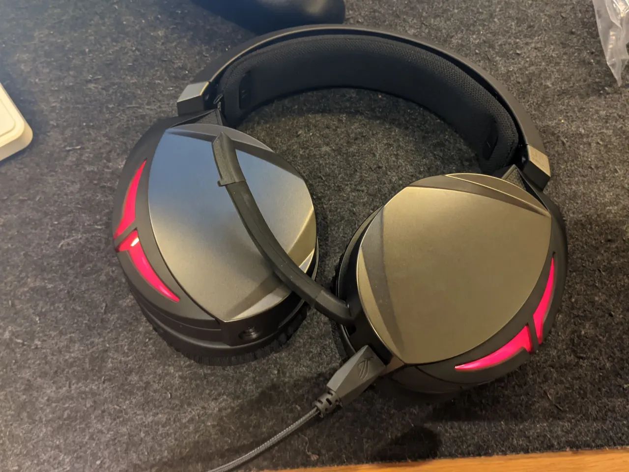 ASUS Strix Fusion 300 - Foto 4