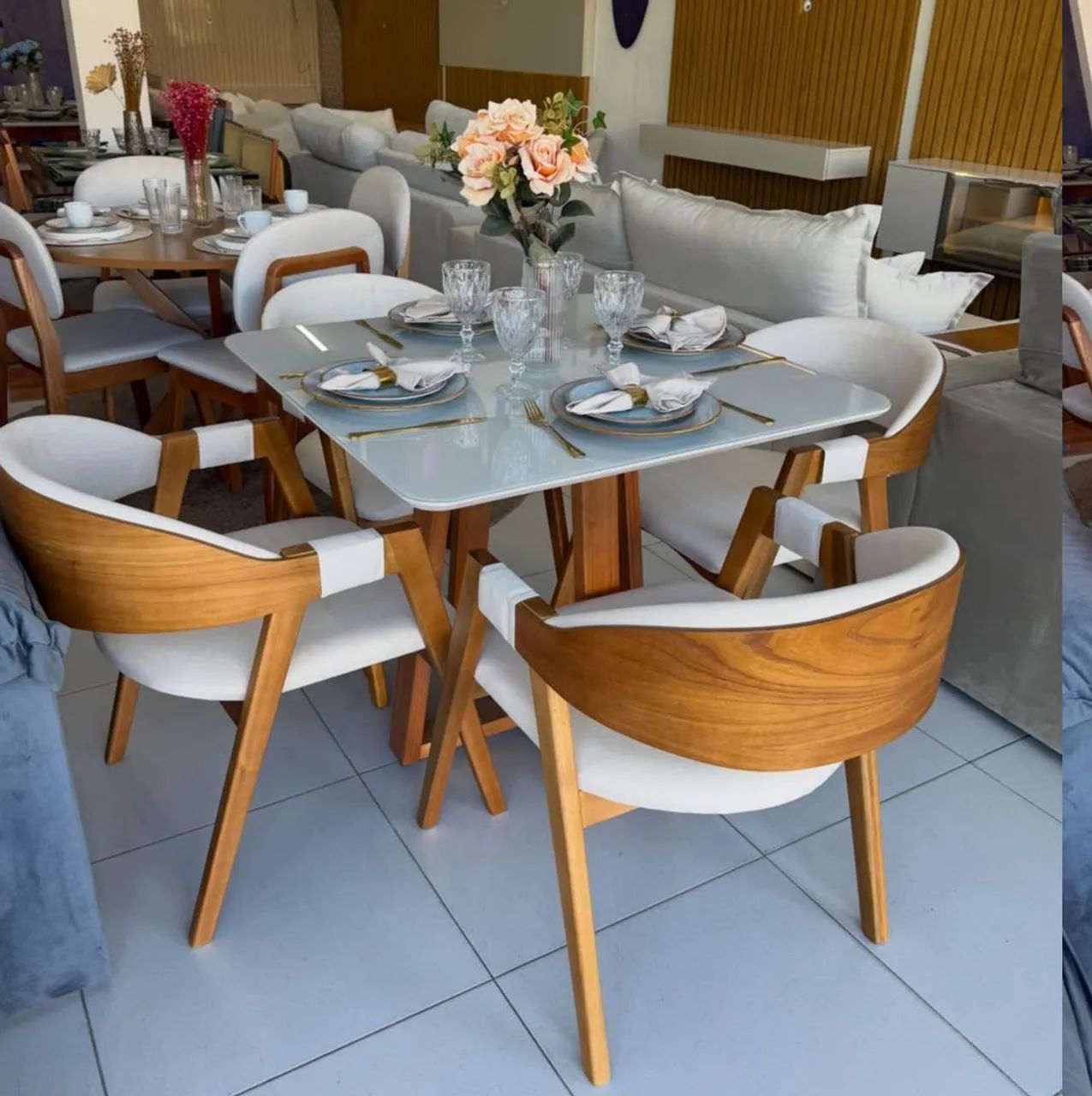 Mesa com 4 cadeiras em madeira maciça Premium  - Foto 2