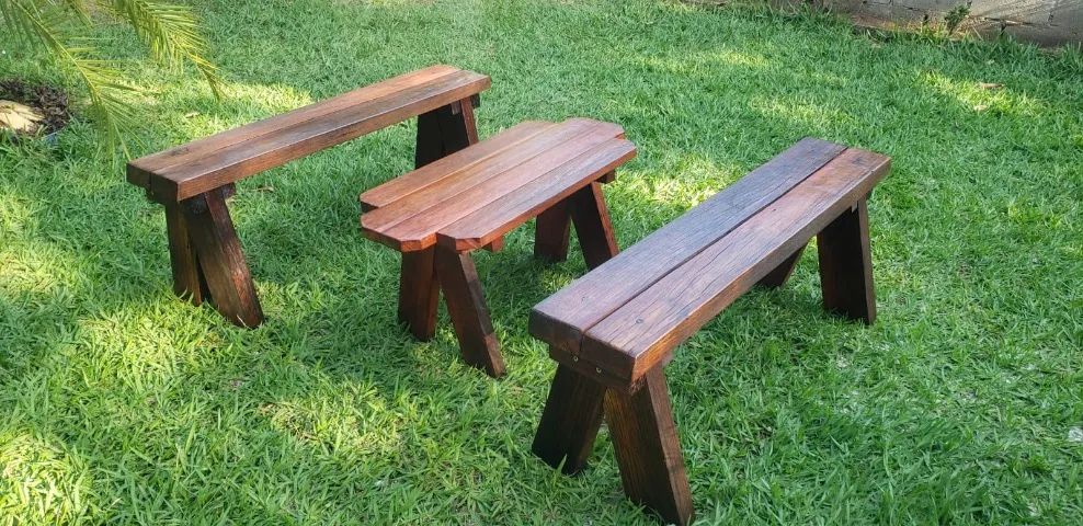 Mesa Petisqueira e bancos Peroba. 800,00 o Conjunto  - Foto 5