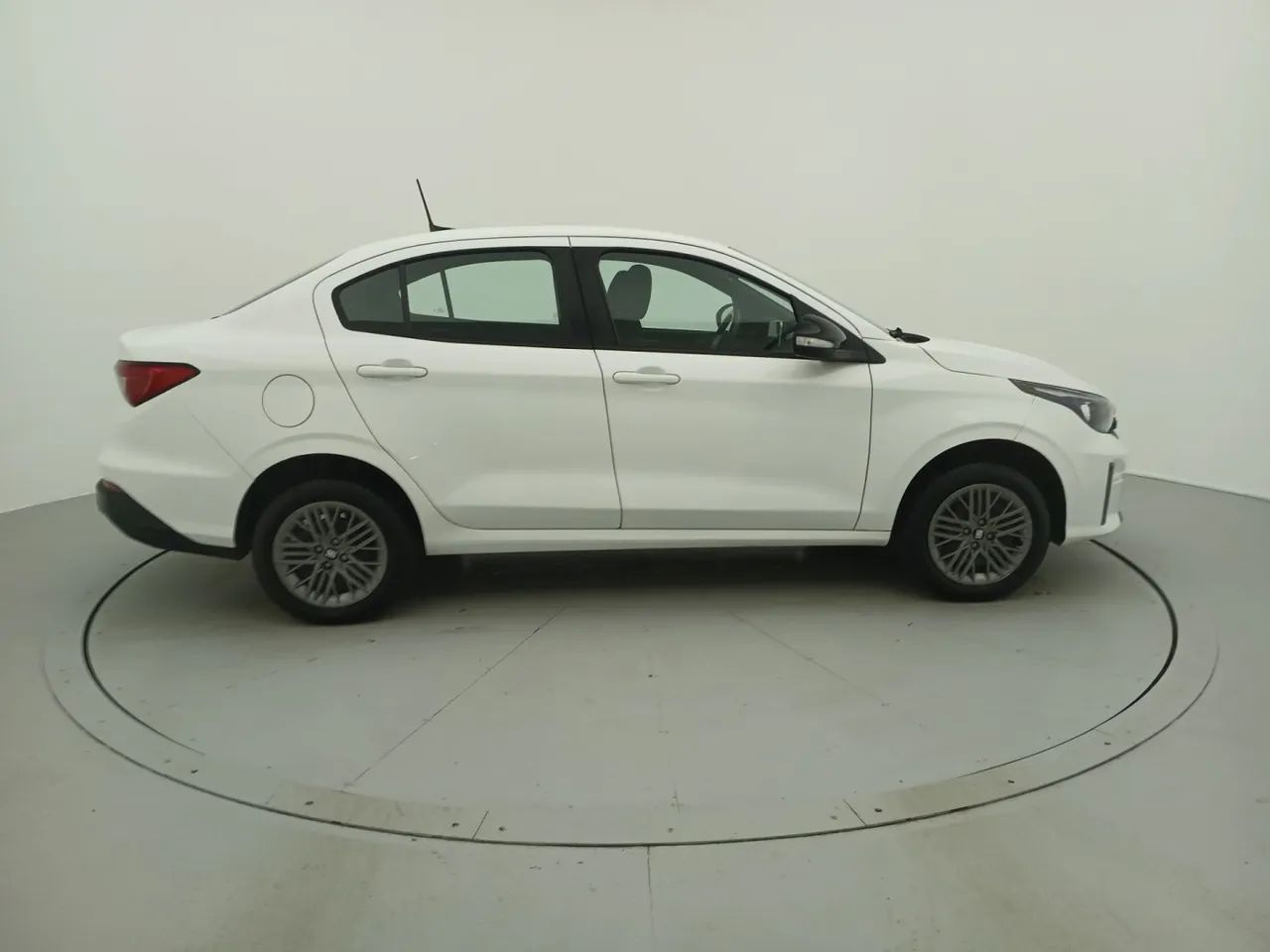 Fiat Cronos Drive 1.0 6V, foto 6 de 18