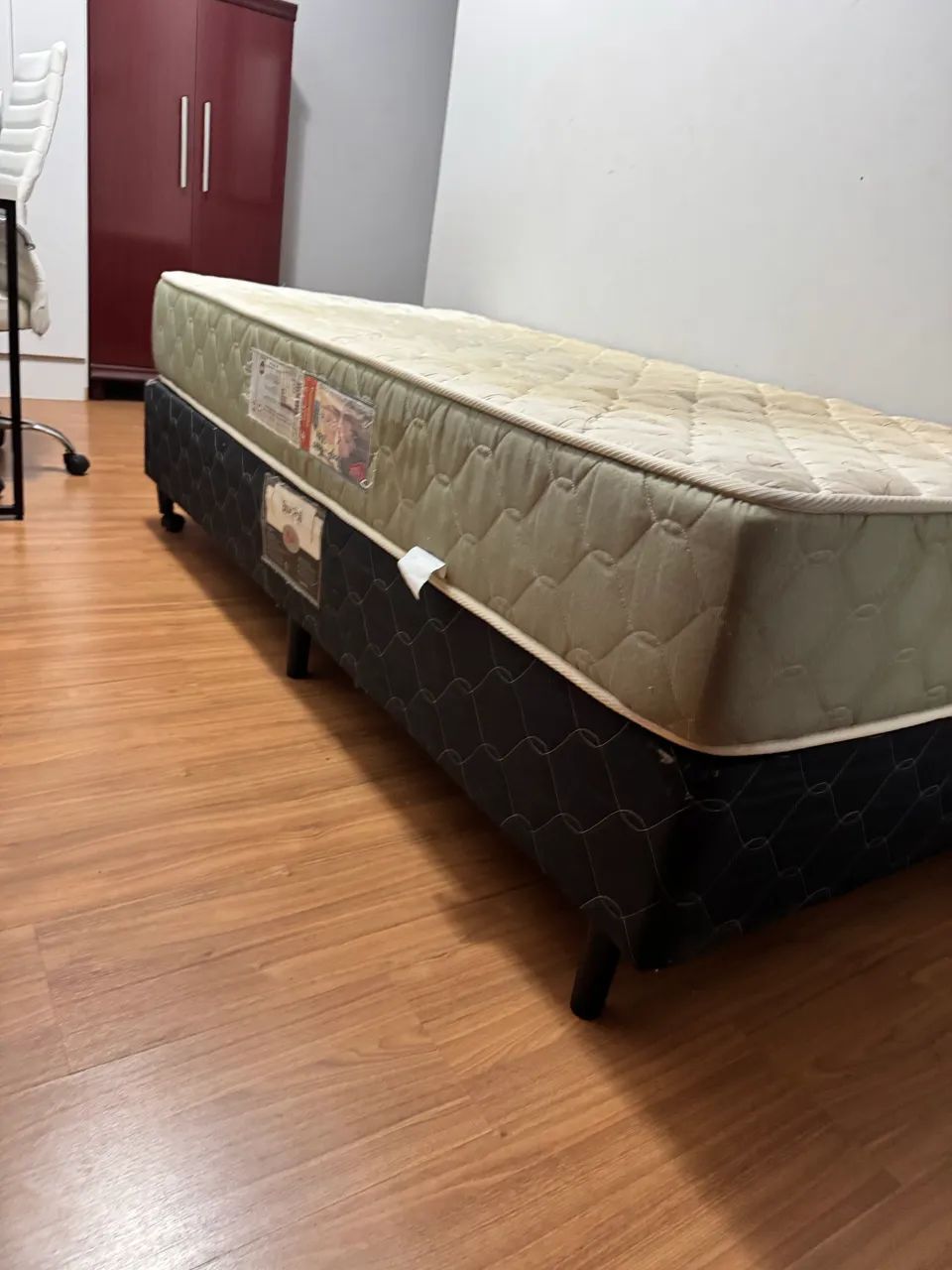 Vendo cama box castor com colchão castor - Foto 4