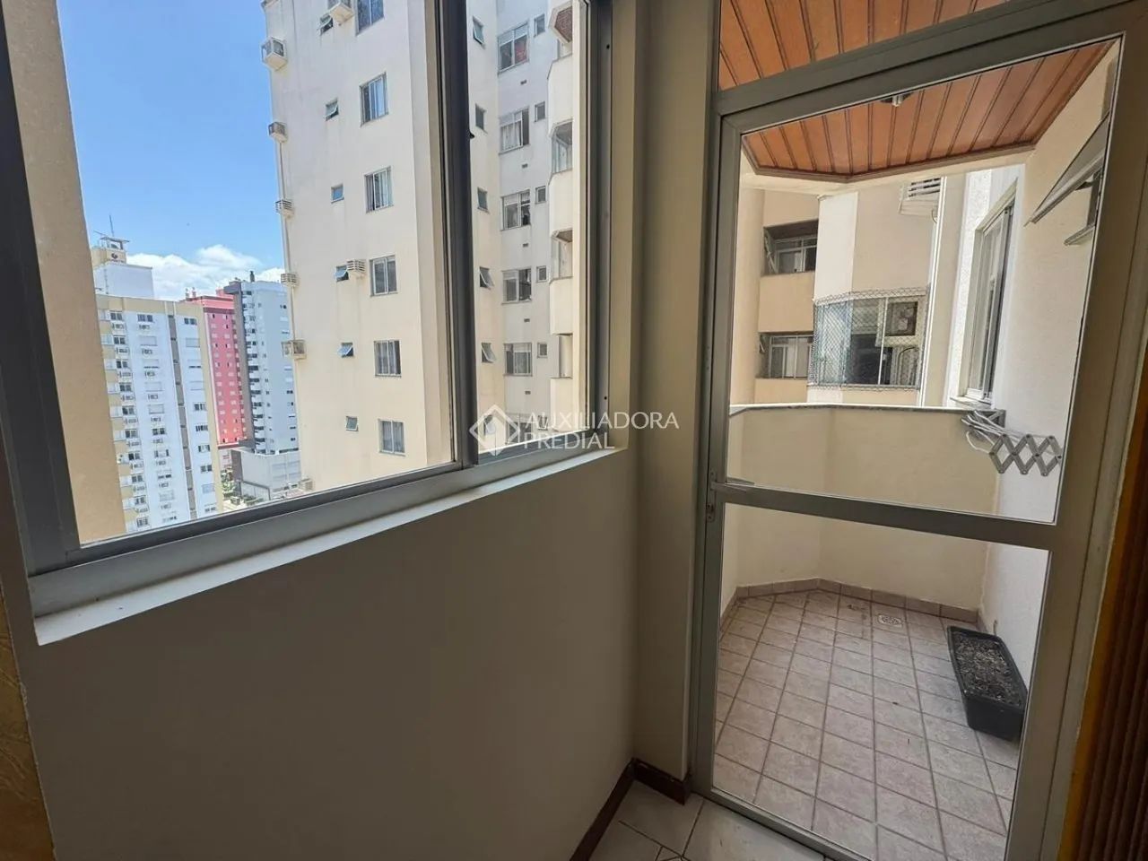 Apartamento 2 quartos, sol da tarde e sacada em Campinas - Foto 3