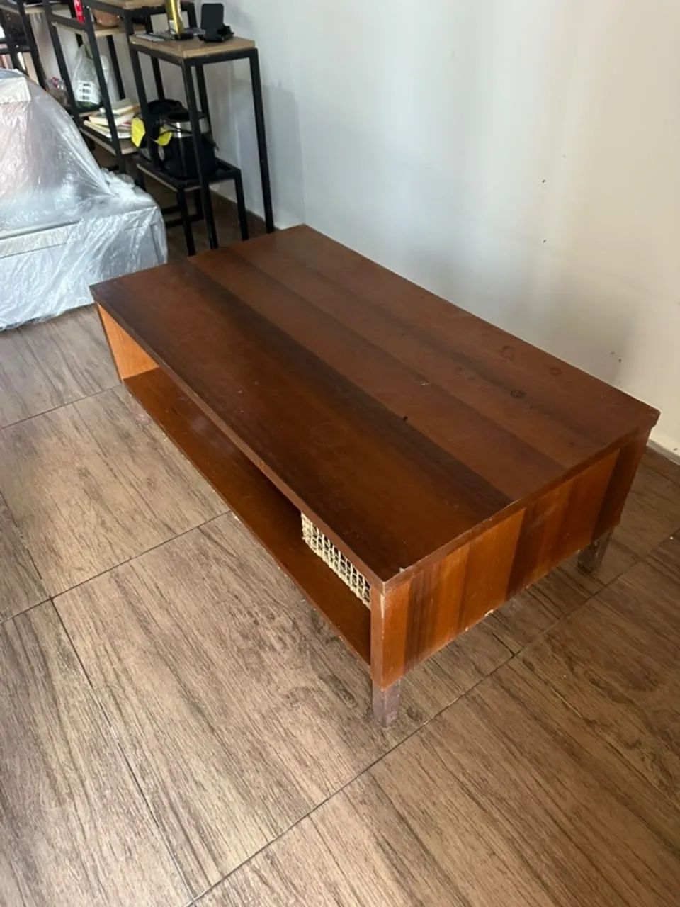 Mesa de Centro 1m x 0,55m x 0,37m Madeira e Pés de Metal - Foto 3