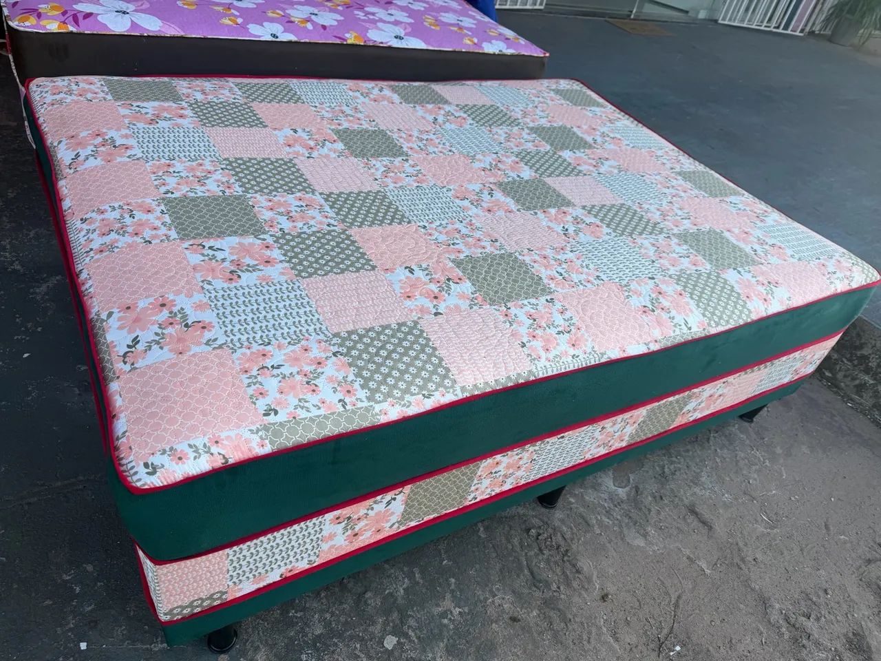 Cama casal mola com espuma