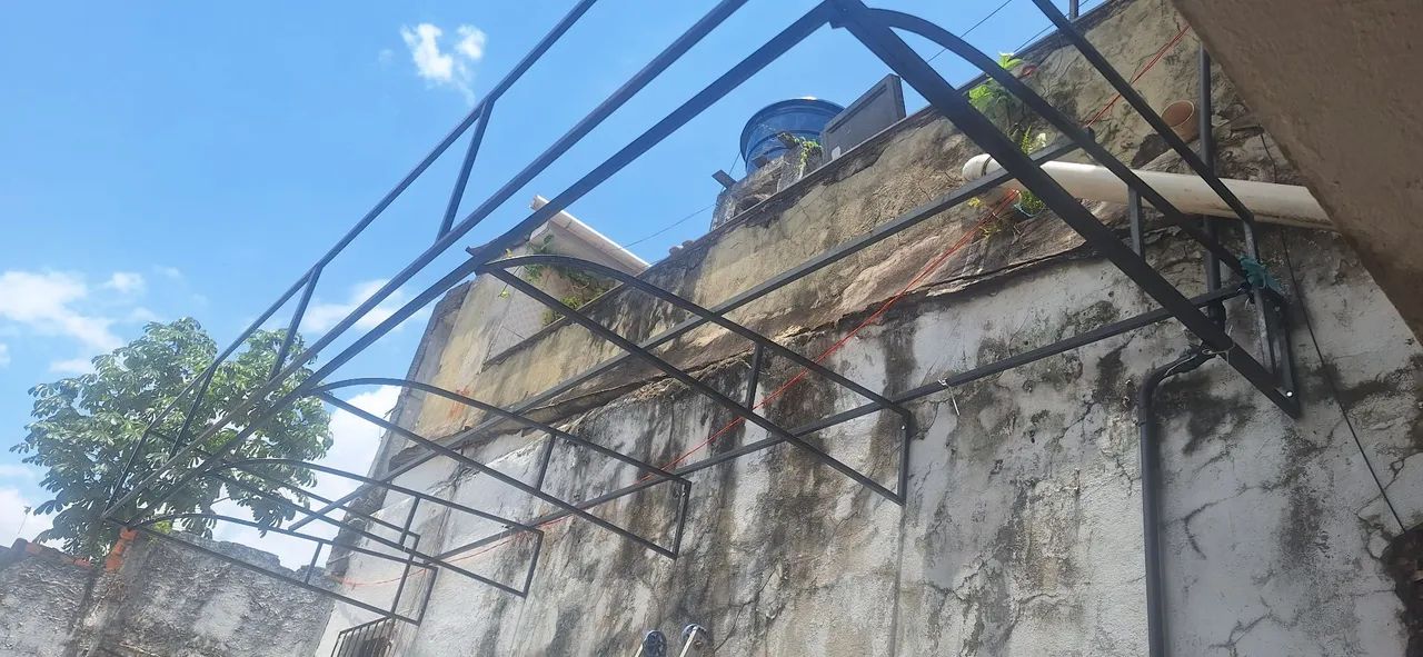 TOLDO E FACHADA de FERRO