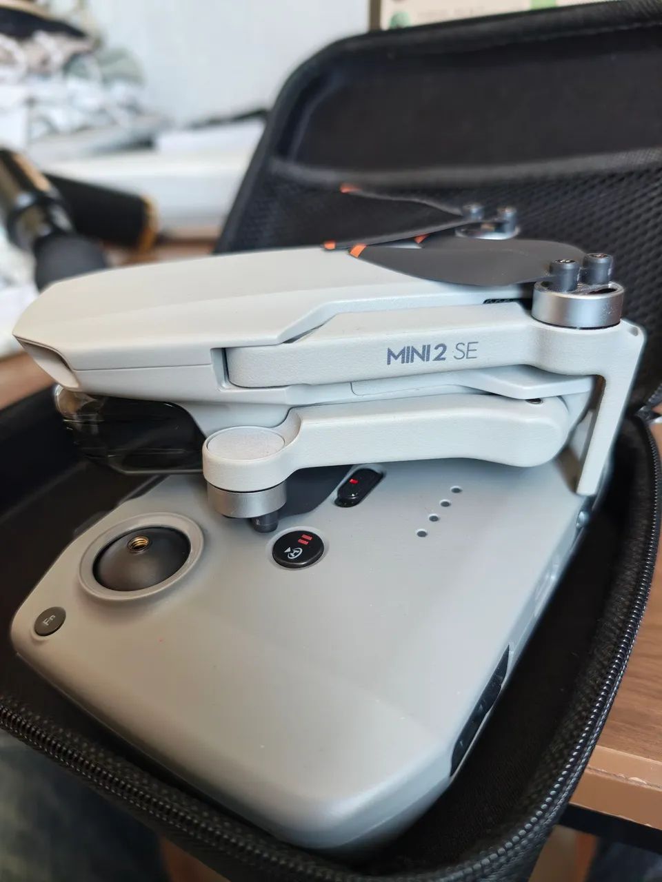 Dji mini 2 SE  estado de zero. Mais cartão de 128 gb . 