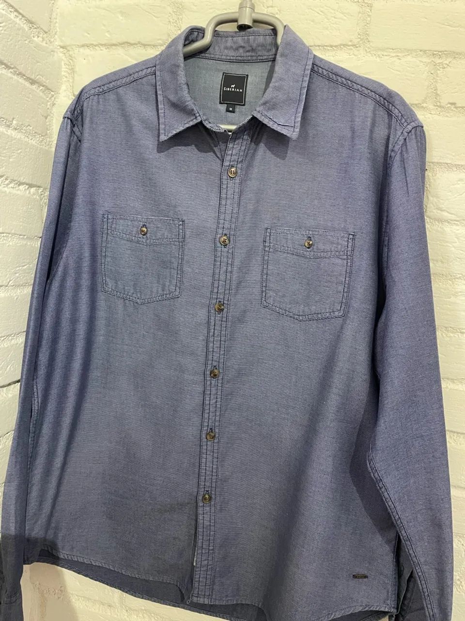 Vende-se camisa social Siberian 
