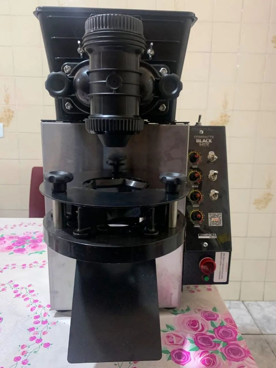 Máquina de Salgados e Doces Compacta Print Black Mix - Modeladora Profissional - Foto 2