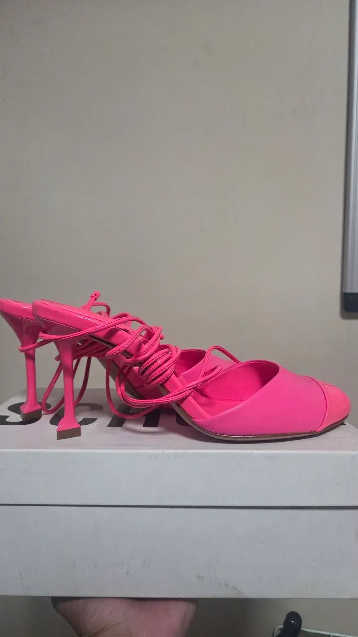 Scarpin Schutz Couro Rosa