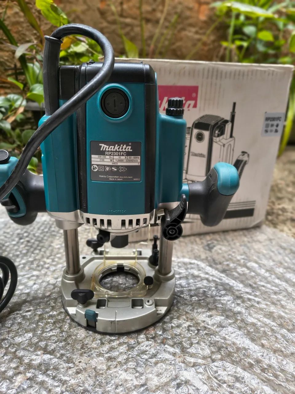 Tupia de Coluna Makita RP2301FC