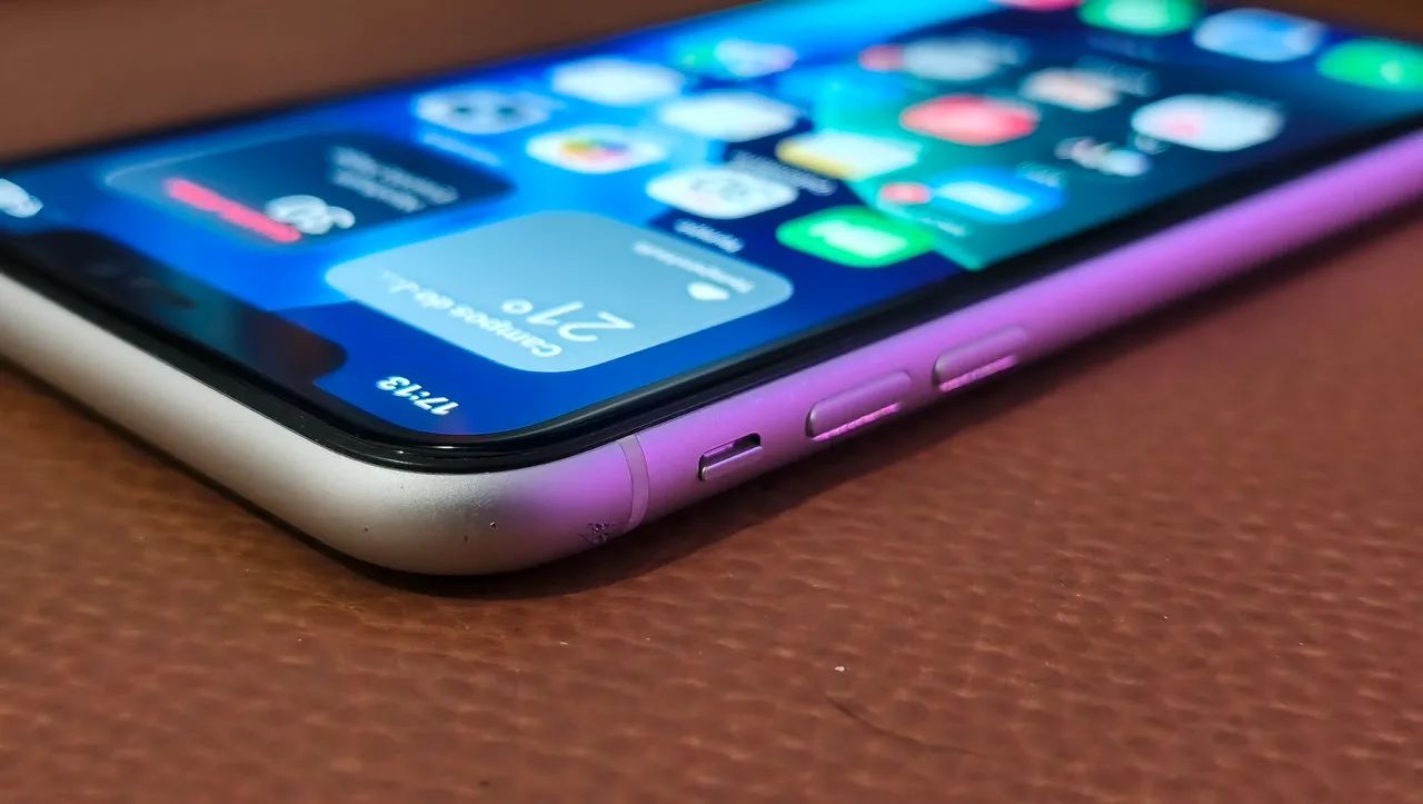 iPhone 11 Branco 64gb - Foto 3