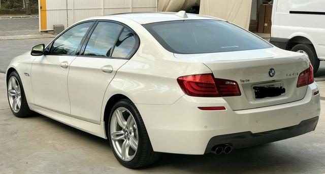 BMW 528i 52 mil km único Dono kit M - Foto 14