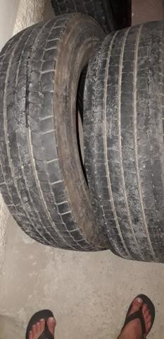 Pneu 215/75 17.5