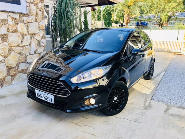 Ford Fiesta 1.6 Titanium Automático 2014 impecável