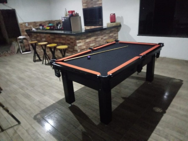 Mesa Tentação 4 Pés Laterais Cor Marrom Escuro Tecido Preto Borda Laranja - Foto 3