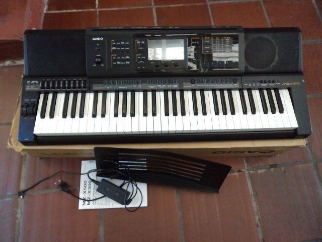 MZX-300 Casio c/ritmos Brasil lindo parcelo no cartão e ML aceito Yamaha,Korg e Roland