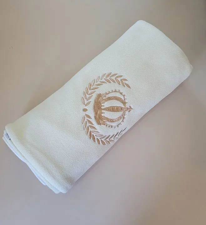 Manta Fleece bordado coroa