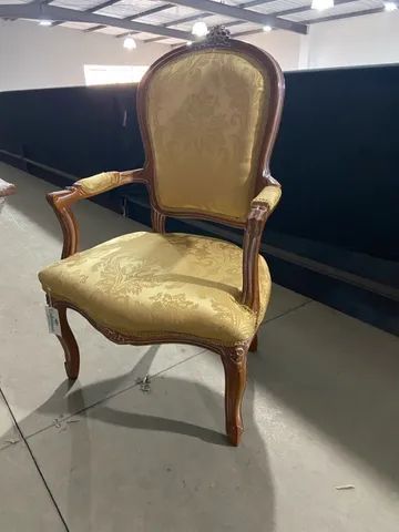 Poltrona com braço Luiz XV