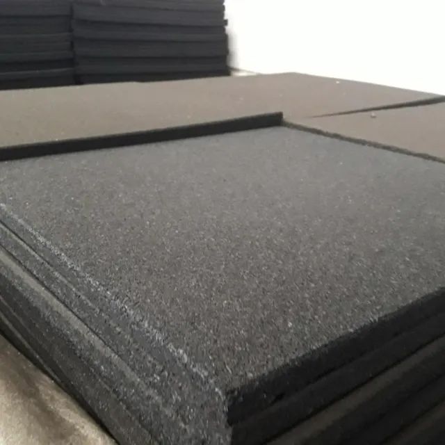 Piso emborrachado treino 100x100 15mm para academia/studio/box/casa/treino - Foto 4