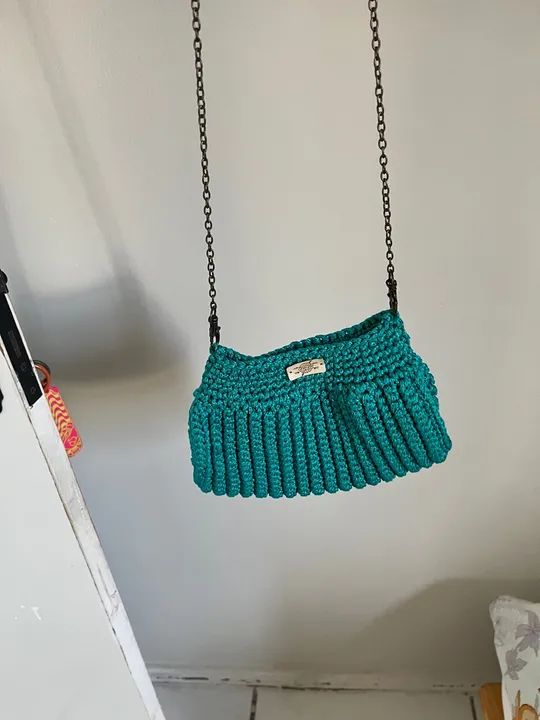 Bolsa de ombro verde em crochê