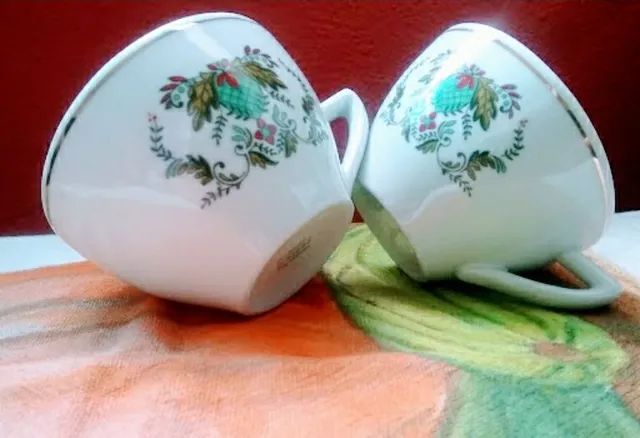 XÍCARAS AVULSAS EM PORCELANA 