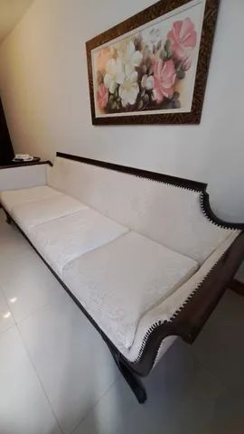 5 ITENS- CONJUNTO SALA LUIS XV - Sofá,  2 cadeiras, mesa de canto e mesa de centro - Foto 5