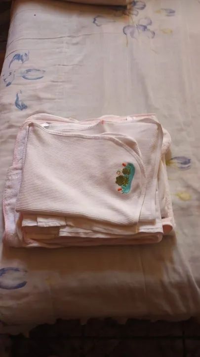 Lote de roupões infantis 