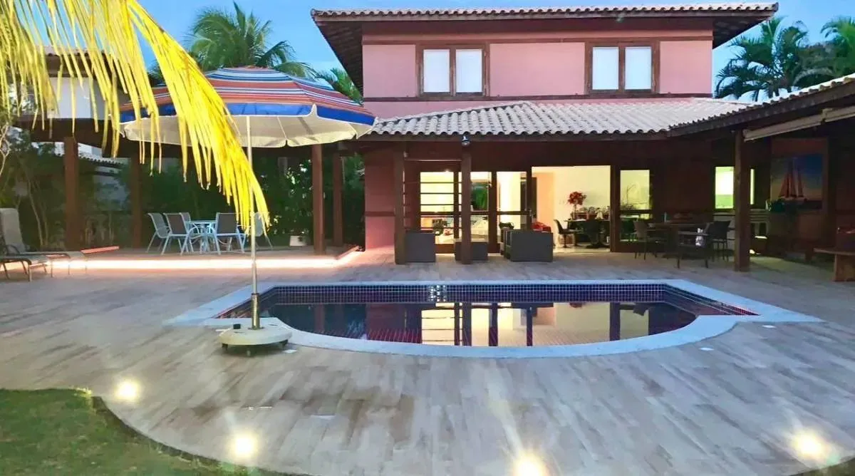 Linda Casas de Praia do Forte 4 Suítes 600m² Reg. Estrada do Coco / Linha Verde