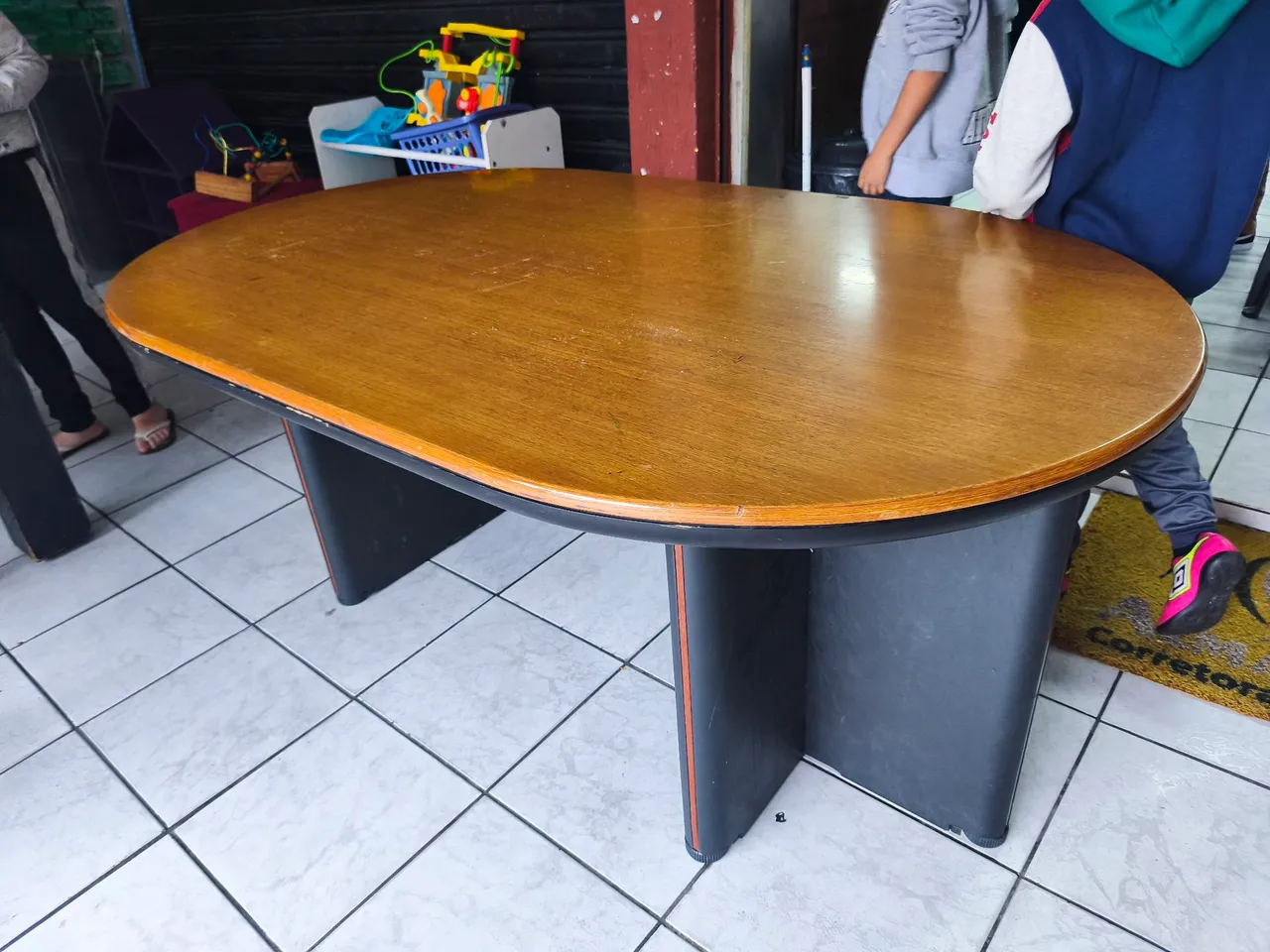 Mesa de escritório e casa oval 1,80 MTS robusta pesada