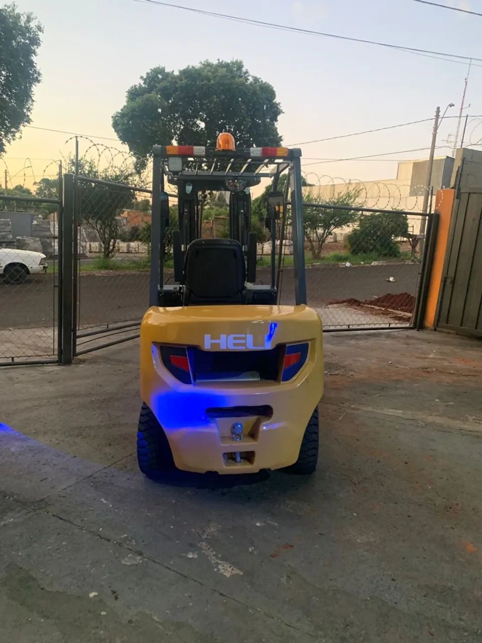 Empilhadeira Heli 2,5t diesel 3m - Foto 4