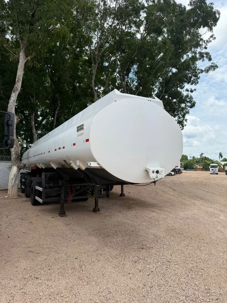 Carreta tanque vanderleia
