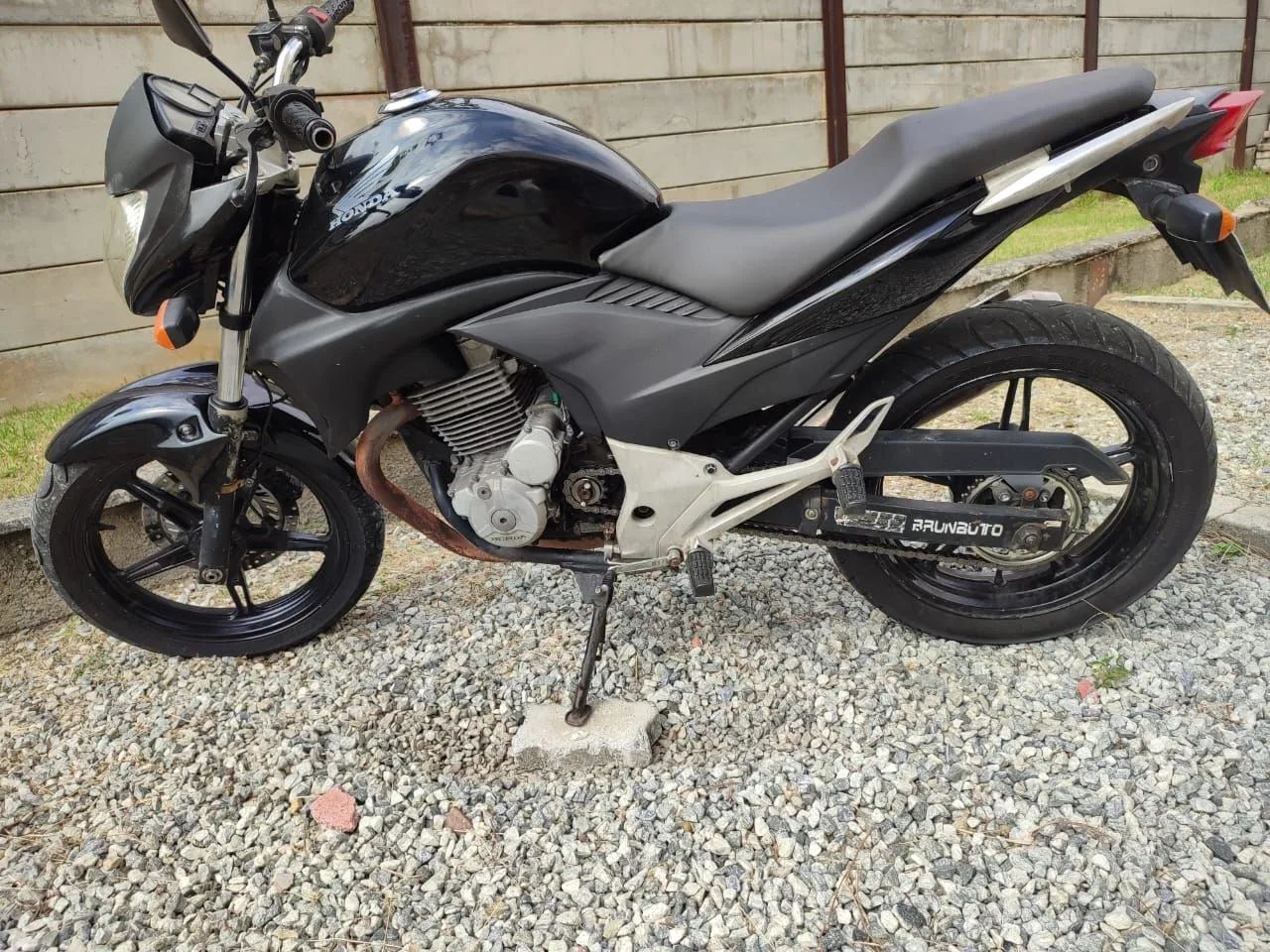 CB300 2011