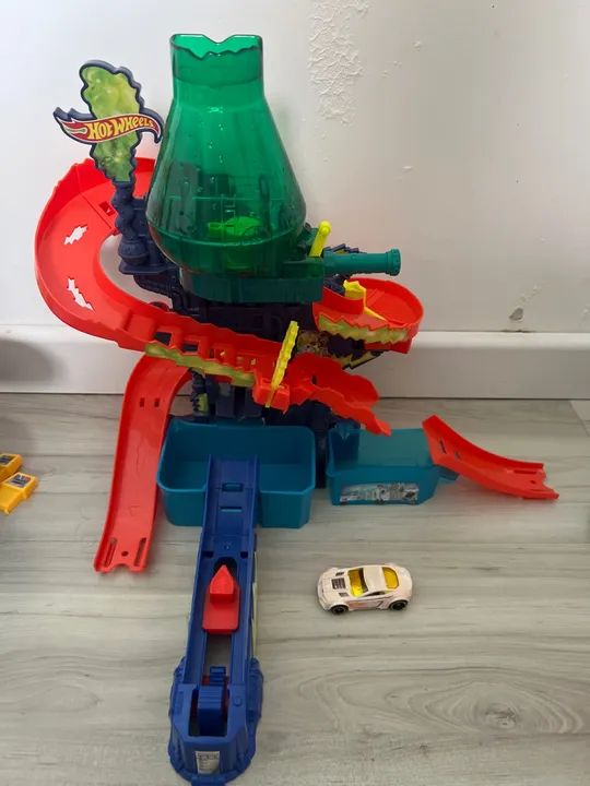 Pista Hot Wheels Estação Cientifica