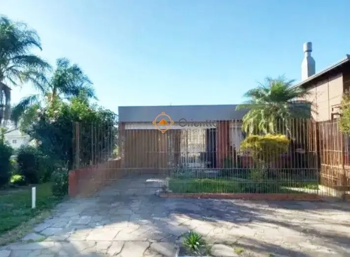 Imobiliária Orientta Aluga Casa com 3 Dormitórios, 1 Suíte e com 4 vagas