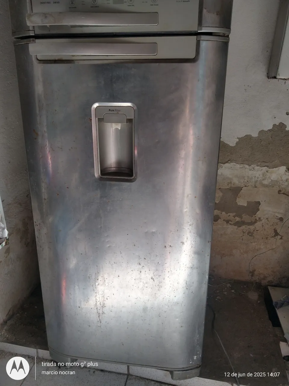 Geladeira Electrolux Frost Free com Dispenser de Água
