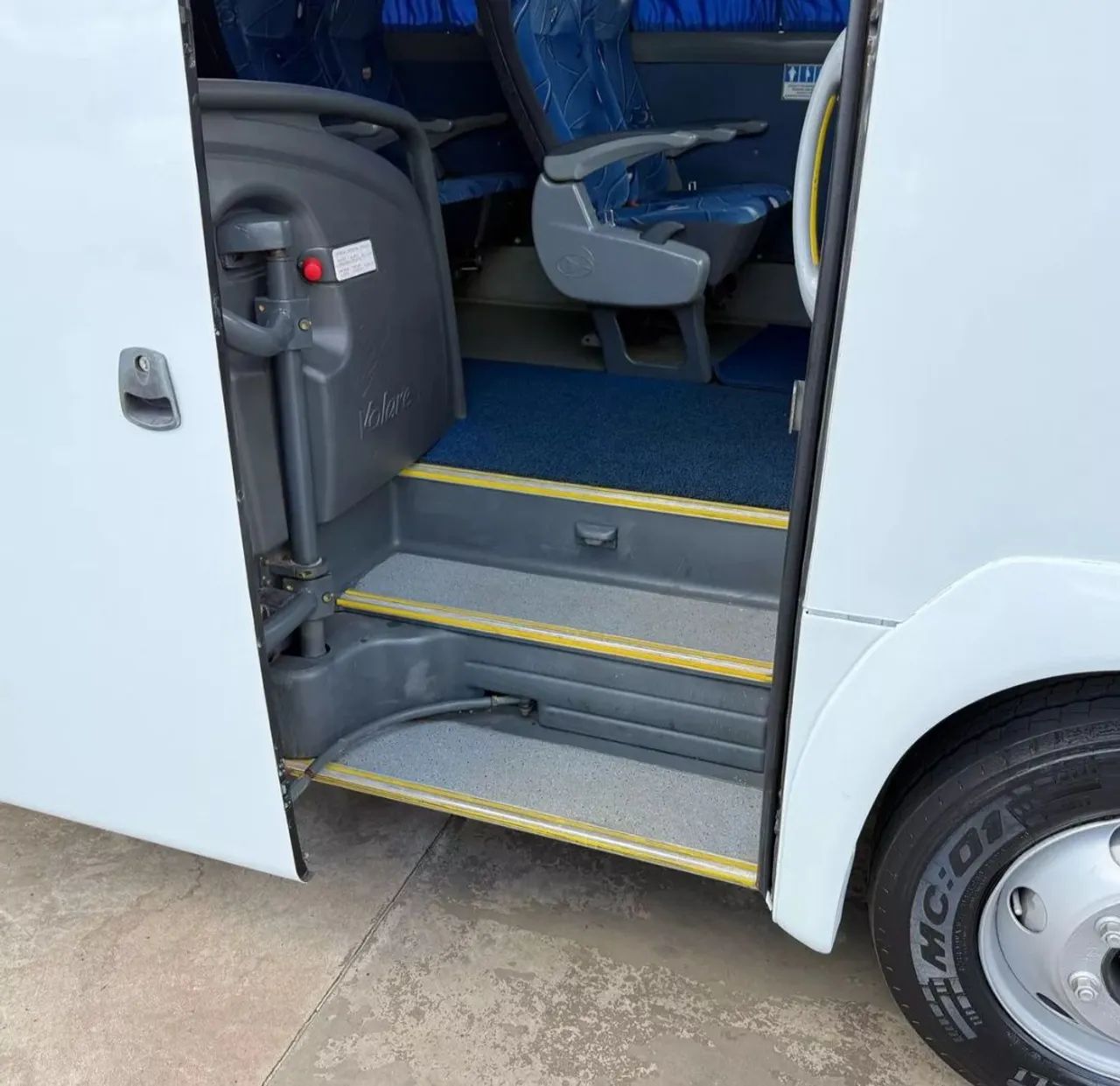 Volare w9 2013 executivo 32 lugares  - Foto 4