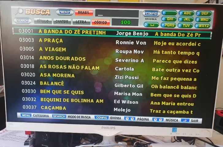 Videokê Raf 750 Pro com 2 microfones,120 musicas, controle e guia - Bivolt - Foto 3