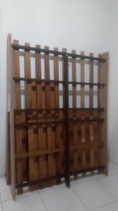 Cama casal em madeira , entrega grátis