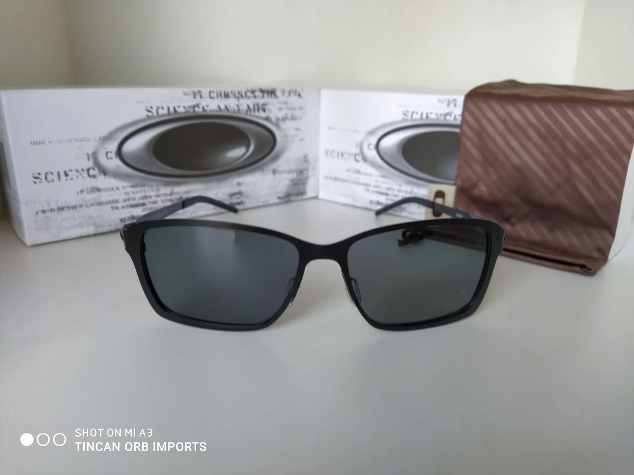 Óculos de Sol Oakley Tincan Preto 