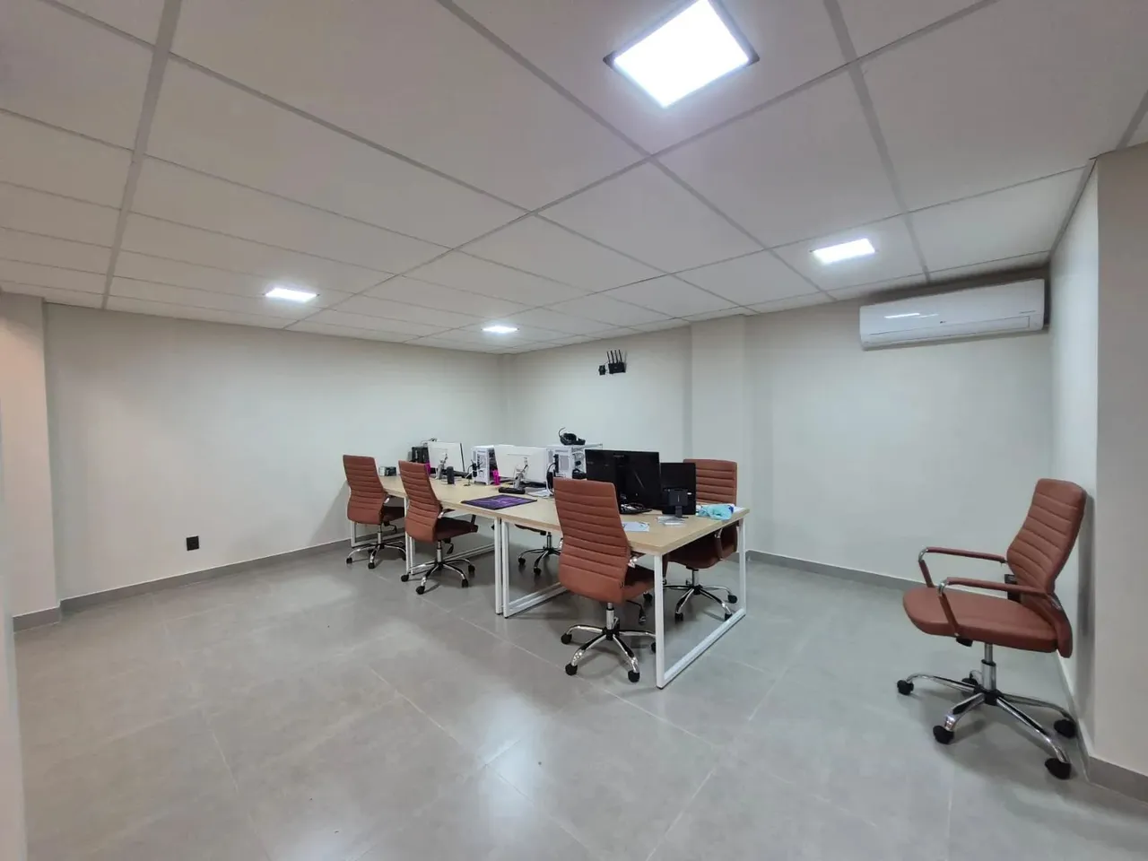Sala em Galeria para aluguel com 31 metros quadrados em Setor Bela Vista - Goiânia - GO