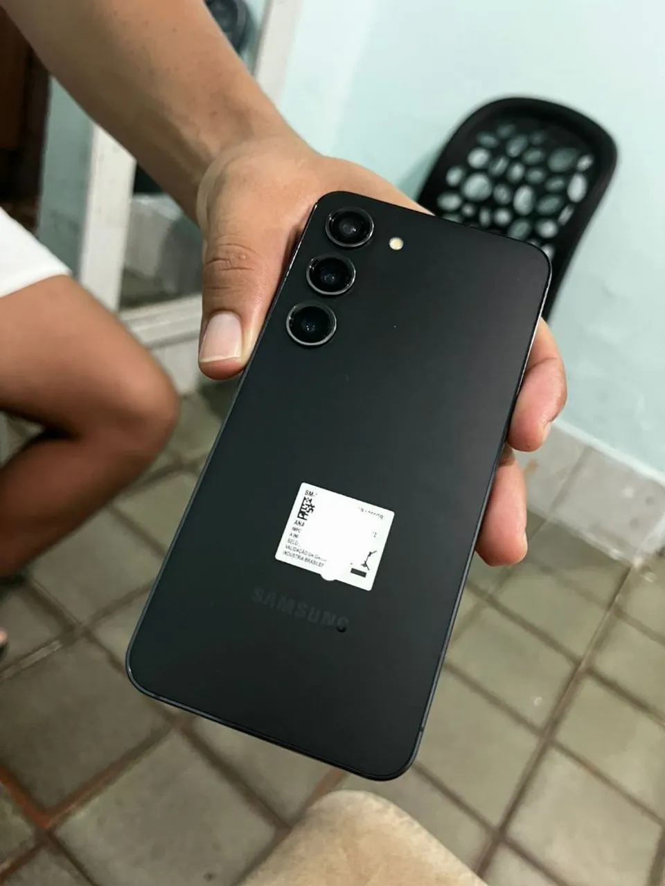 S23 256gb perfeito.. 8gb de ram sem nenhuma marca.